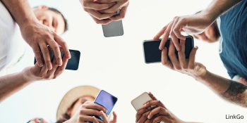 El Fin de las Tarjetas de Presentación Físicas: ¿Por Qué Digitalizar Tu Networking?